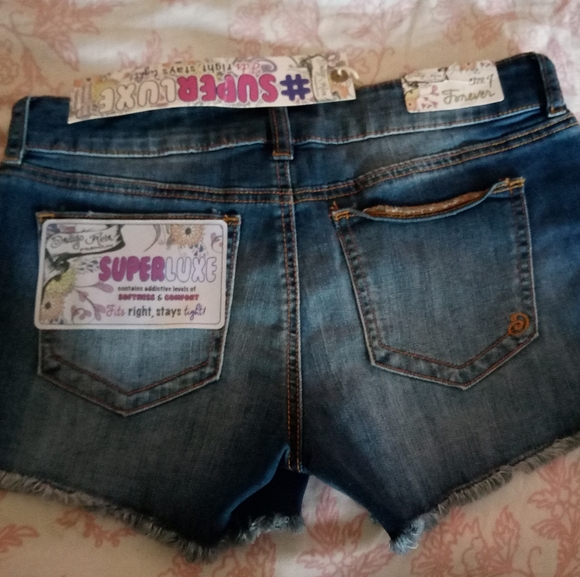 ✨INDIGO REIN ✨ PREMIUM FOREVER SHORTS - Picture 3 of 5